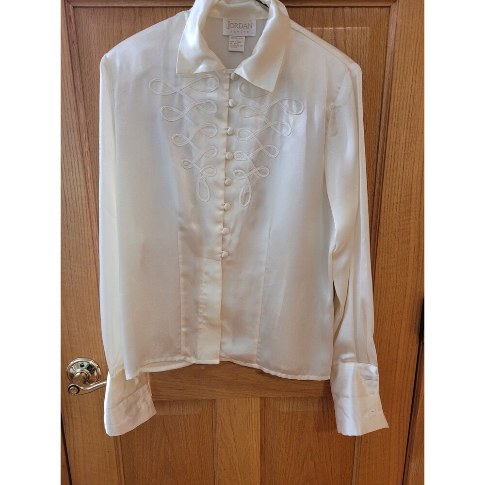 Women’s Jordan Blouse Size 8 Ivory Button Front long Sleeve satin look tuxedo...